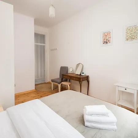 Apartmán Metro Raclawicka Charming By Bookinghost