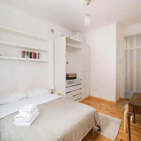 Metro Raclawicka Charming By Bookinghost * Varsovie