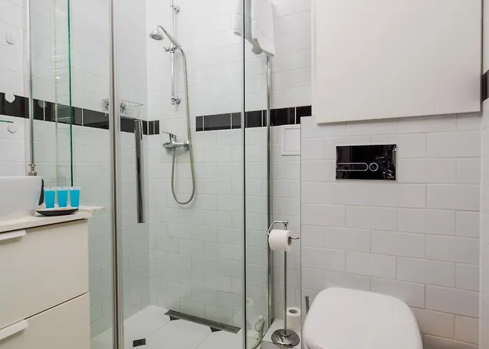 Metro Raclawicka Charming By Bookinghost * Warszawa