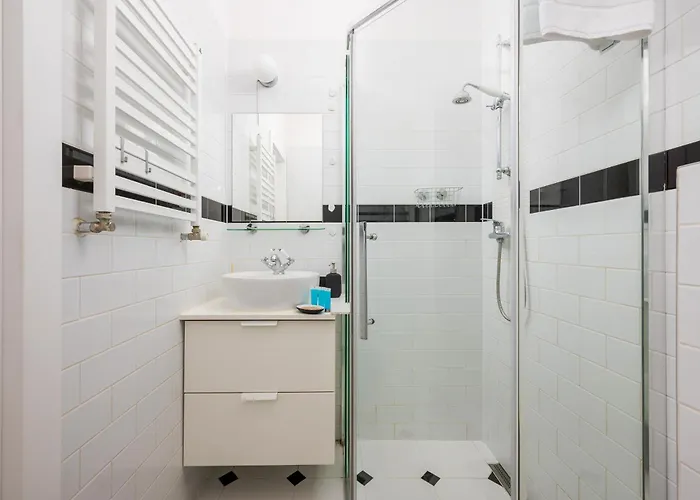 Metro Raclawicka Charming By Bookinghost Warszawa