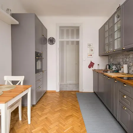 Metro Raclawicka Charming By Bookinghost Warsaw