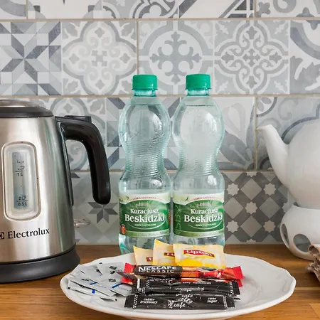 Metro Raclawicka Charming By Bookinghost *